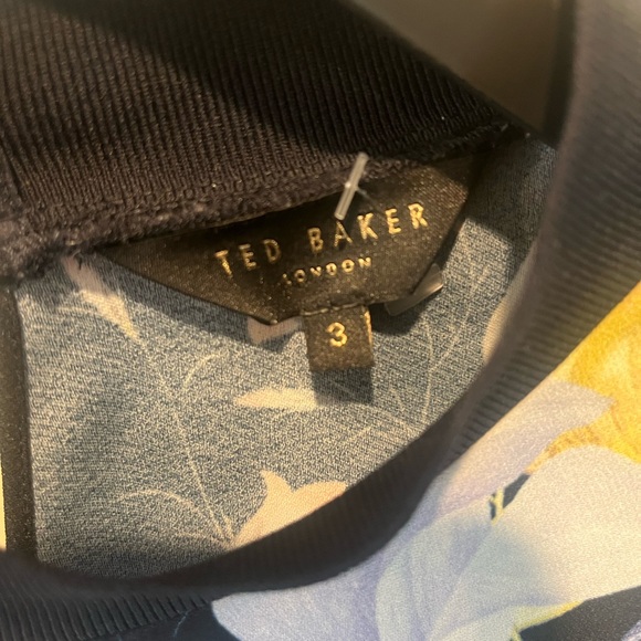 Ted Baker Caella Decadence flowered long sleeved blouse, size 3 (10-12) - Picture 6 of 10